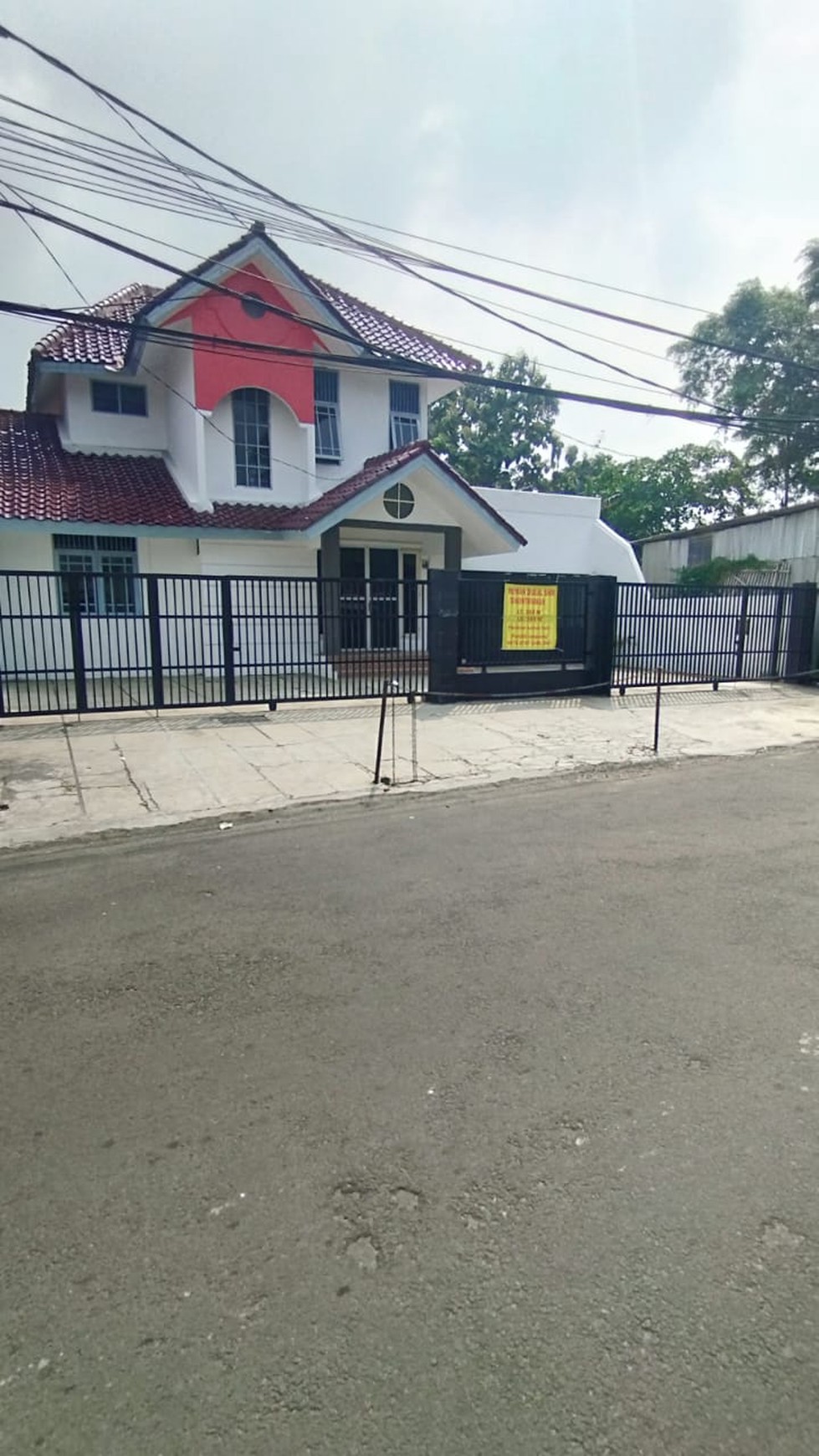 jalan 2 jalur villa melati mas serpong tangerang selatan strategis siap huni shm pembayaran bisa kpr