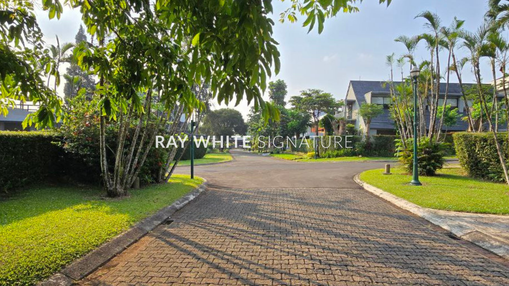 Dijual Villa Posisi Hook Di Komplek Exclusive Rancamaya Cluster Bunga Raya