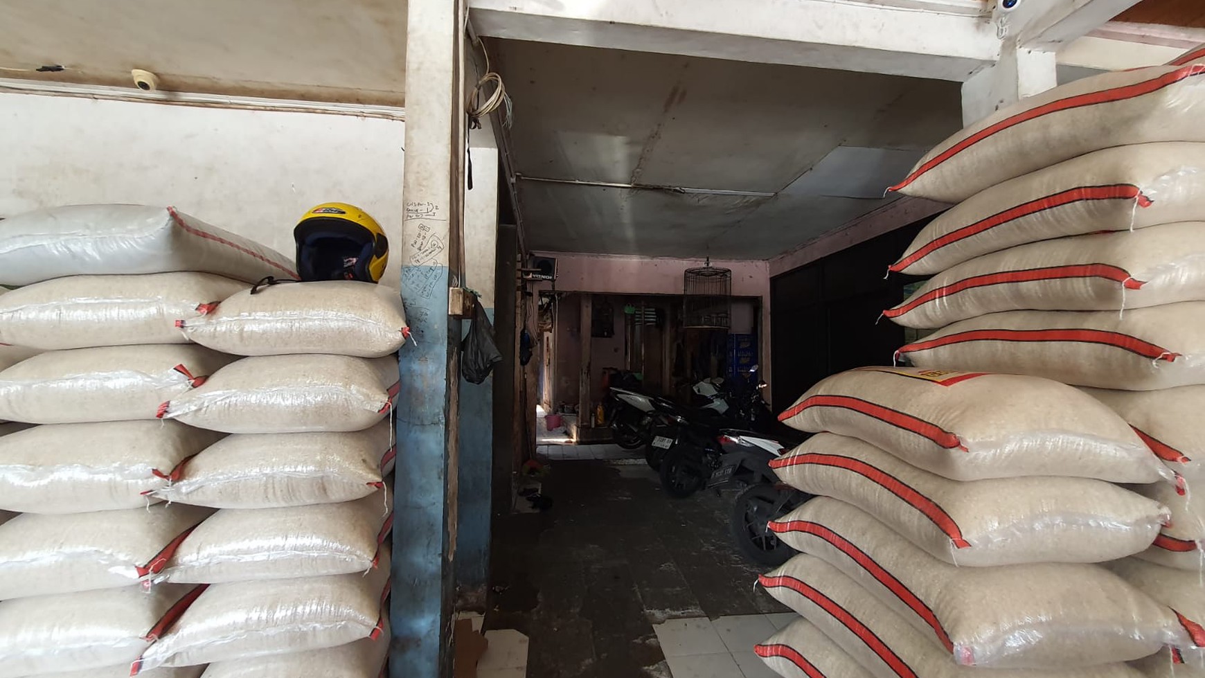 Rumah Hitung Tanah Area Cipete