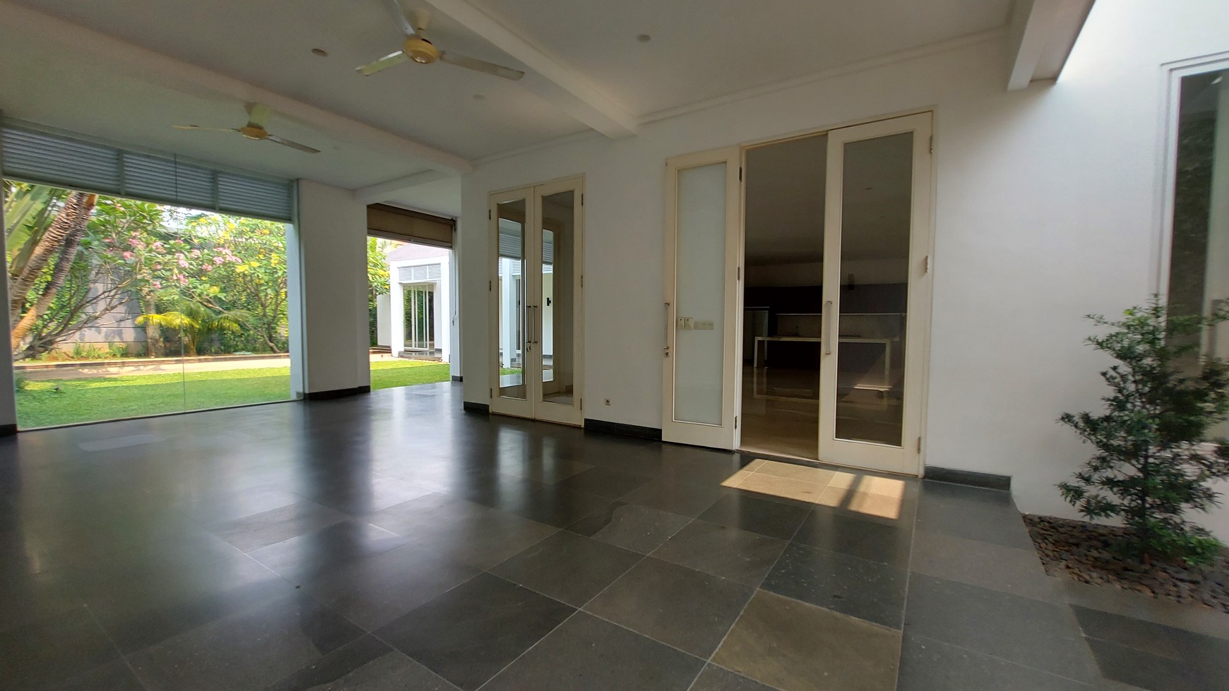 Luxurious house at best area in cilandak, jakarta selatan.