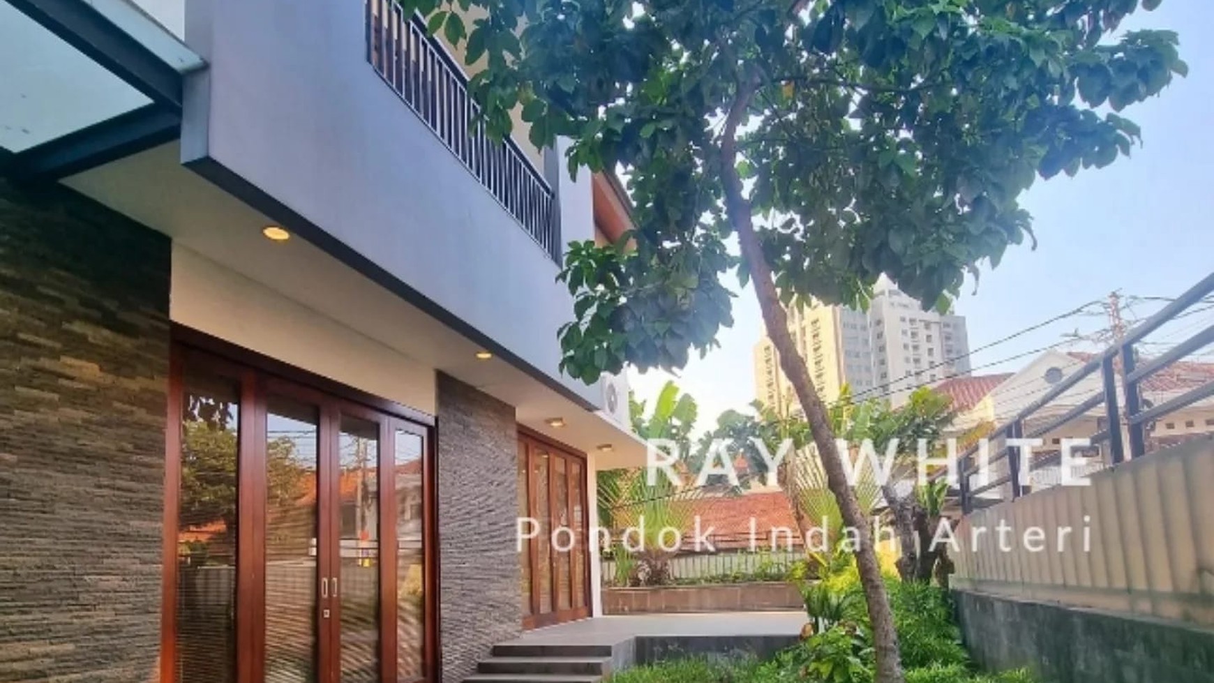 Rumah mewah dengan pool cilandak barat, jaksel