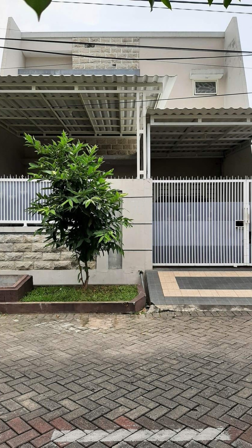 Rumah Cantik Kutisari Indah Utara