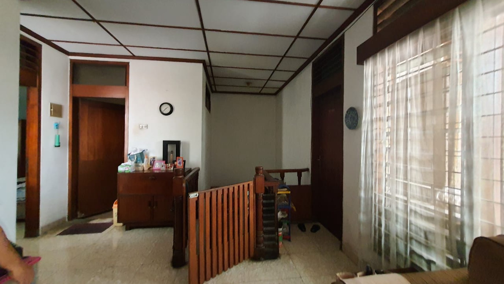 Dijual rumah strategis di area komersial Jl Karet Pasar Baru - Jakarta Selatan.