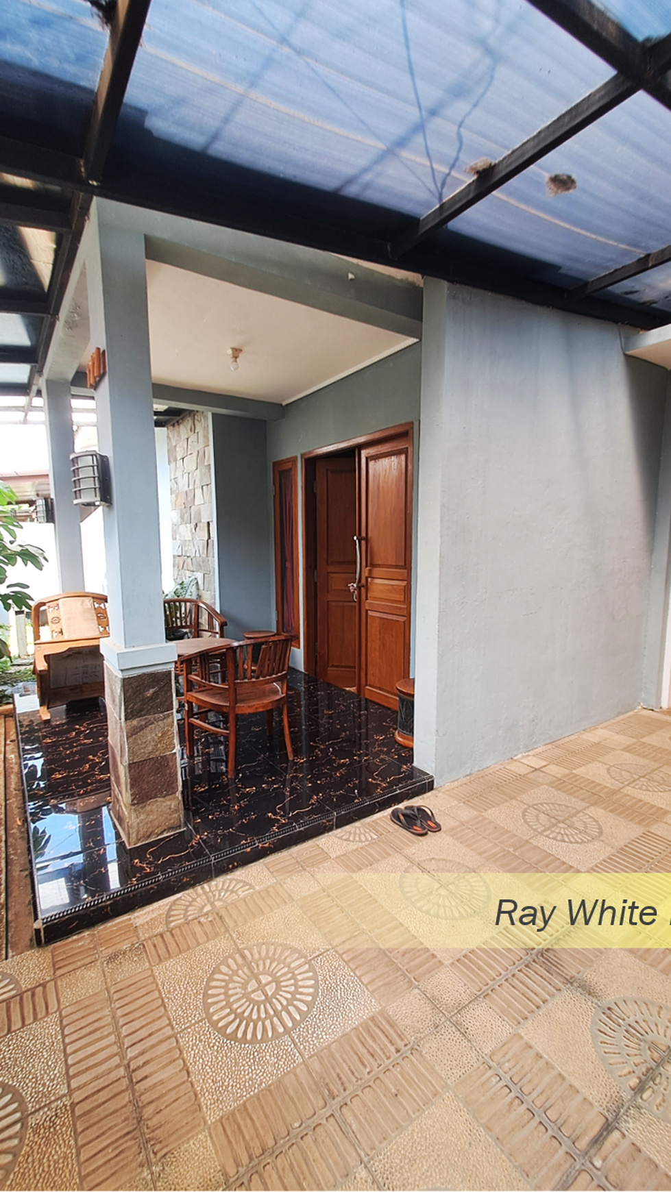 Rumah Semi-Furnished dengan Lokasi Strategis di Serpong, Tangerang Selatan #HR