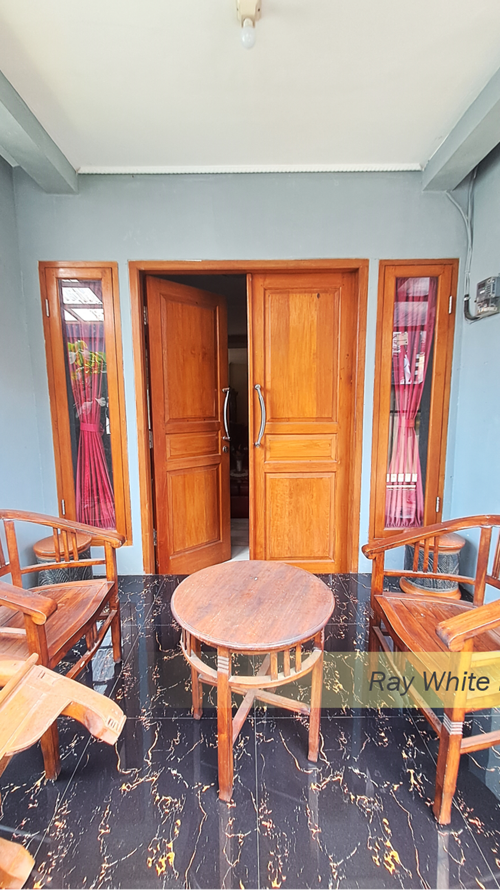 Rumah Semi-Furnished dengan Lokasi Strategis di Serpong, Tangerang Selatan #HR