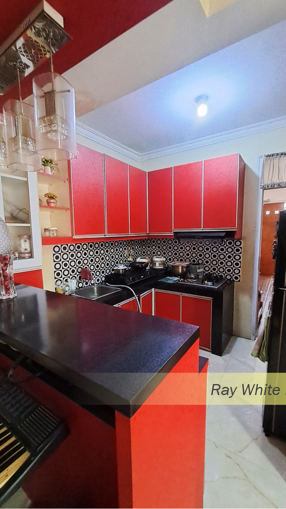 Rumah Semi-Furnished dengan Lokasi Strategis di Serpong, Tangerang Selatan #HR