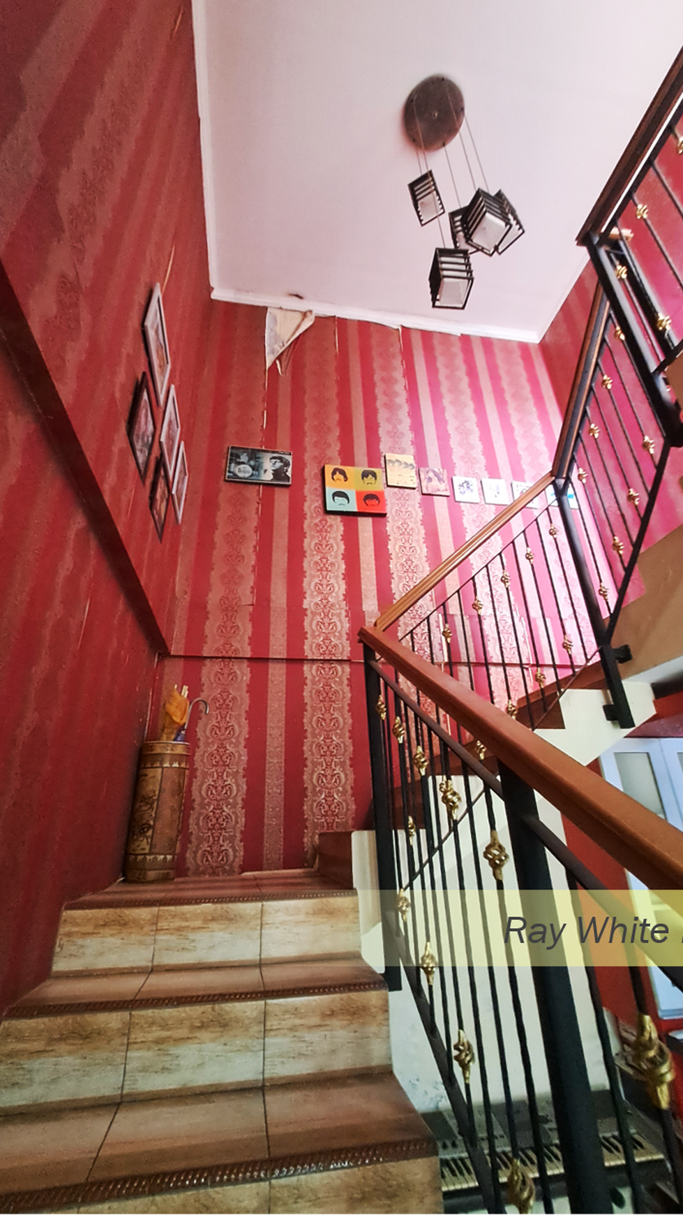 Rumah Semi-Furnished dengan Lokasi Strategis di Serpong, Tangerang Selatan #HR