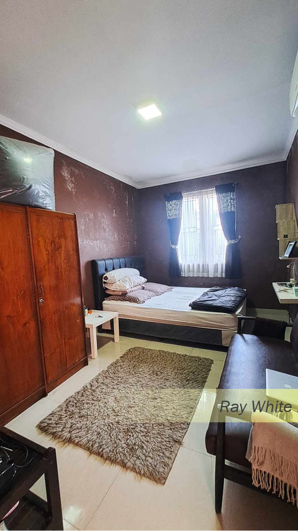 Rumah Semi-Furnished dengan Lokasi Strategis di Serpong, Tangerang Selatan #HR