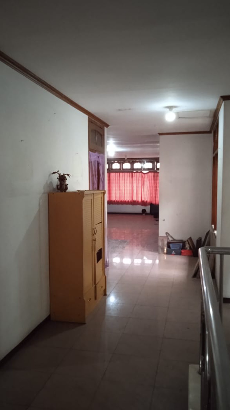 Dijual Rumah 3 Lantai di Jl. Raya Dukuh Kupang Barat 