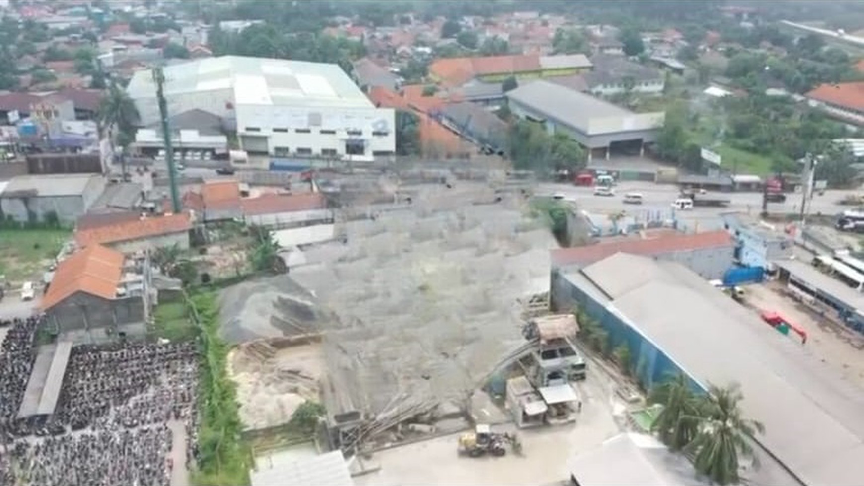 Tanah Zona Industri di Jalan Raya Pantura Balaraja Tangerang Dijual dengan Harga Menarik