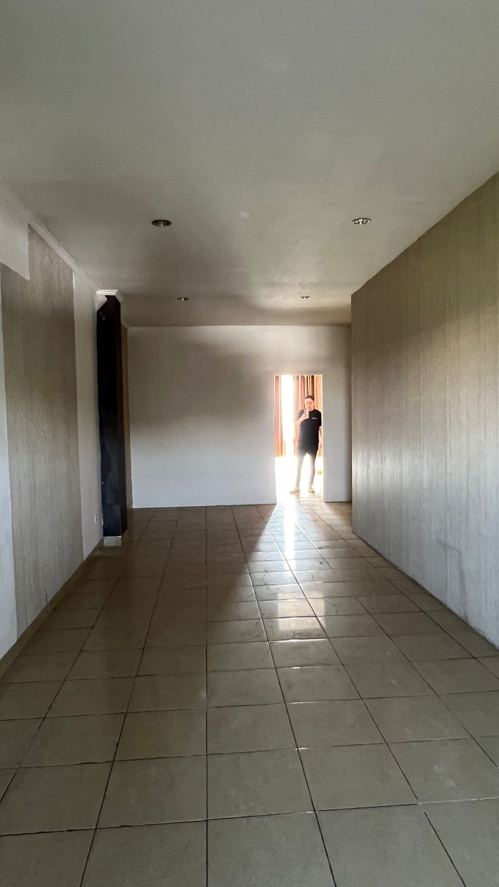 Dijual murah Ruko di Pinggir Jalan Utama di Paramount Glaze Gading Serpong, Tangerang