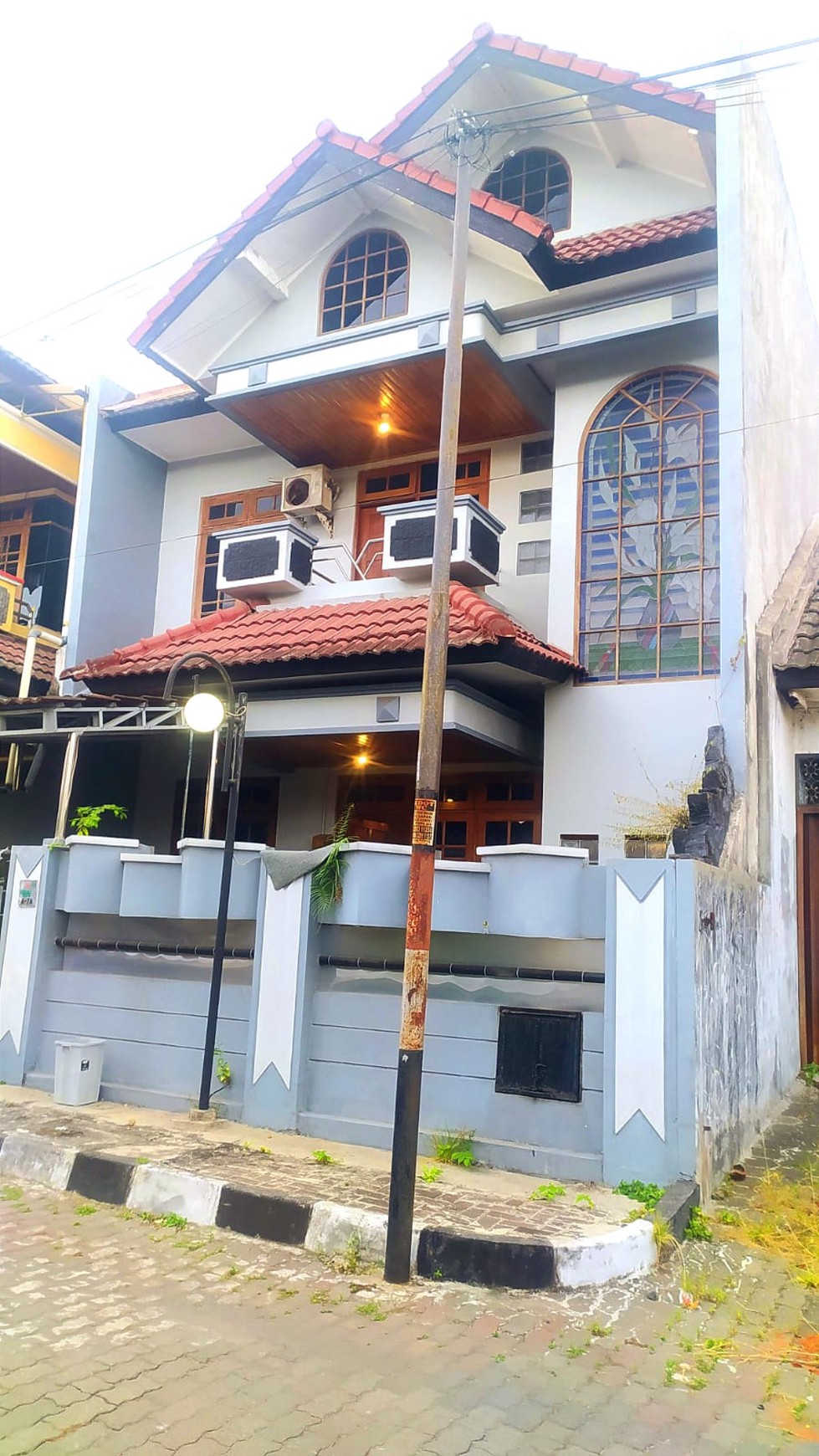 RUMAH MEWAH FULL FURNISH, PURI GEJAYAN INDAH DEKAT PAKUWON MALL SLEMAN