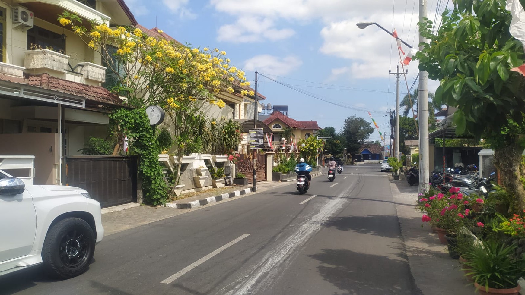 Rumah Mewah Siap Huni, Furnish, Lokasi Dalam Perumahan Perum Puri Gejayan Indah Condongcatur