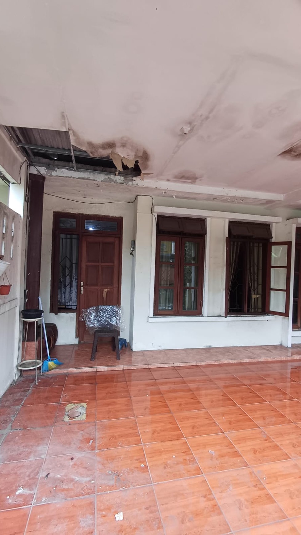 Rumah 2 lantai, lokasi strategis di Bintaro - Jaksel