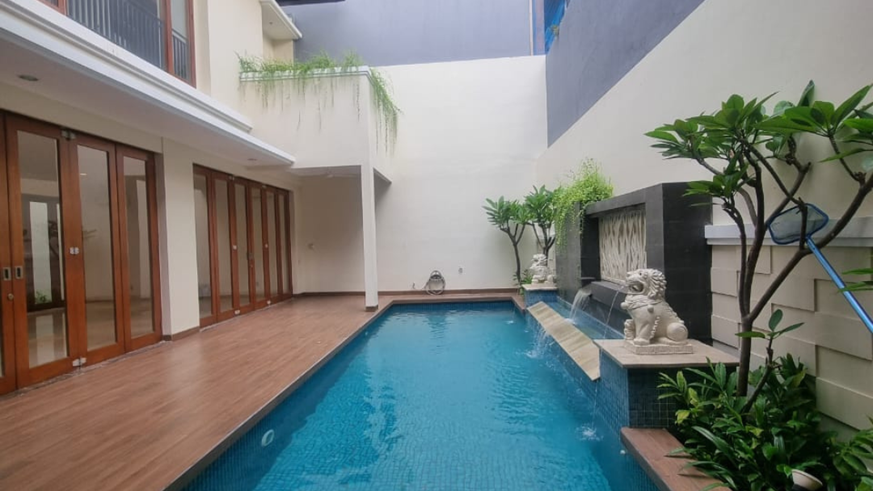 Tropical House Cilandak lokasi nyaman dan strategis, jakarta selatan