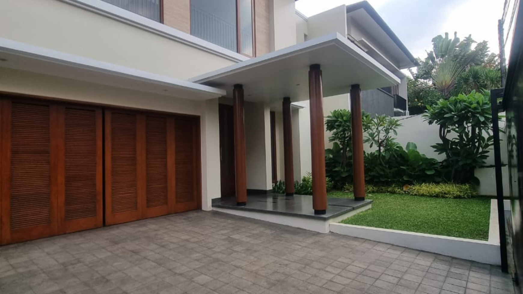 Tropical House Cilandak lokasi nyaman dan strategis, jakarta selatan