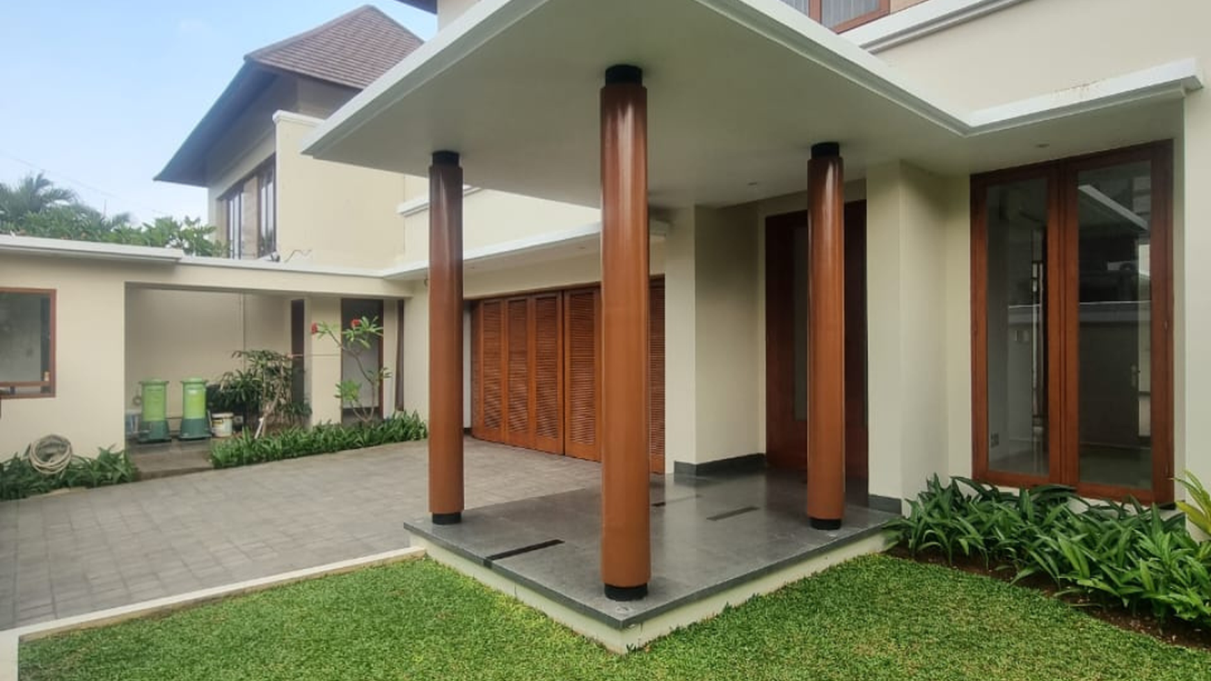 Tropical House Cilandak lokasi nyaman dan strategis, jakarta selatan