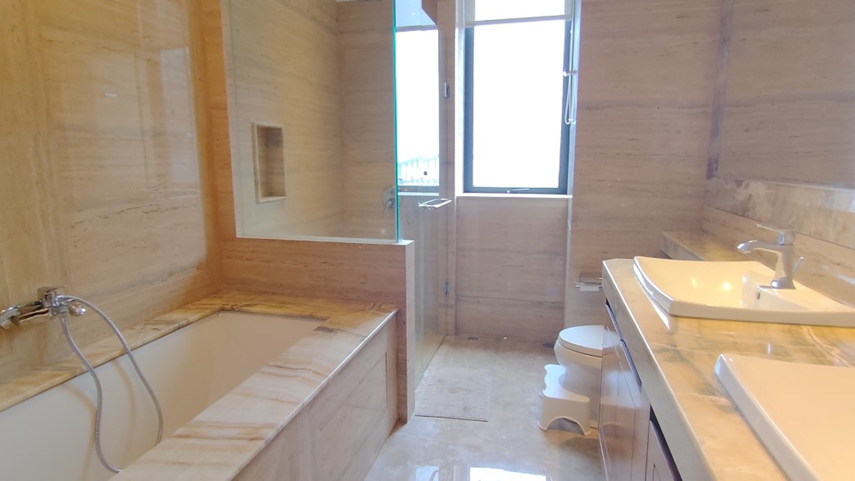 Rumah Hitung Tanah Area Cipete