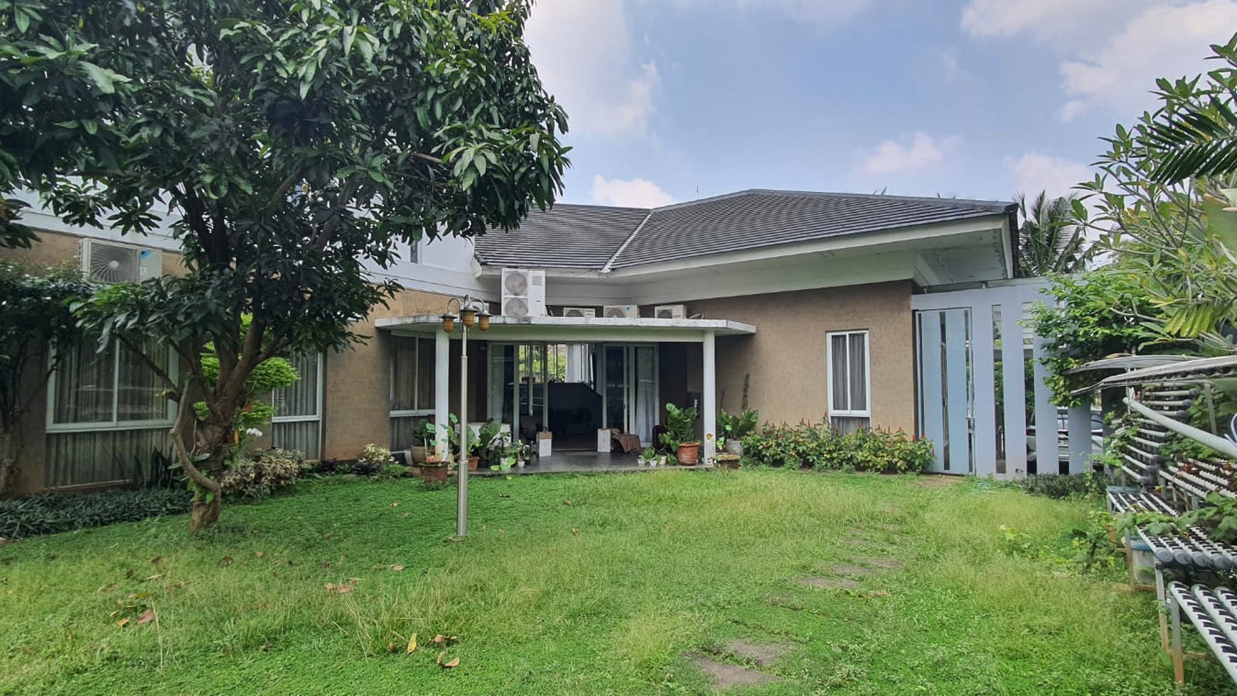 Rumah Modern Siap Huni