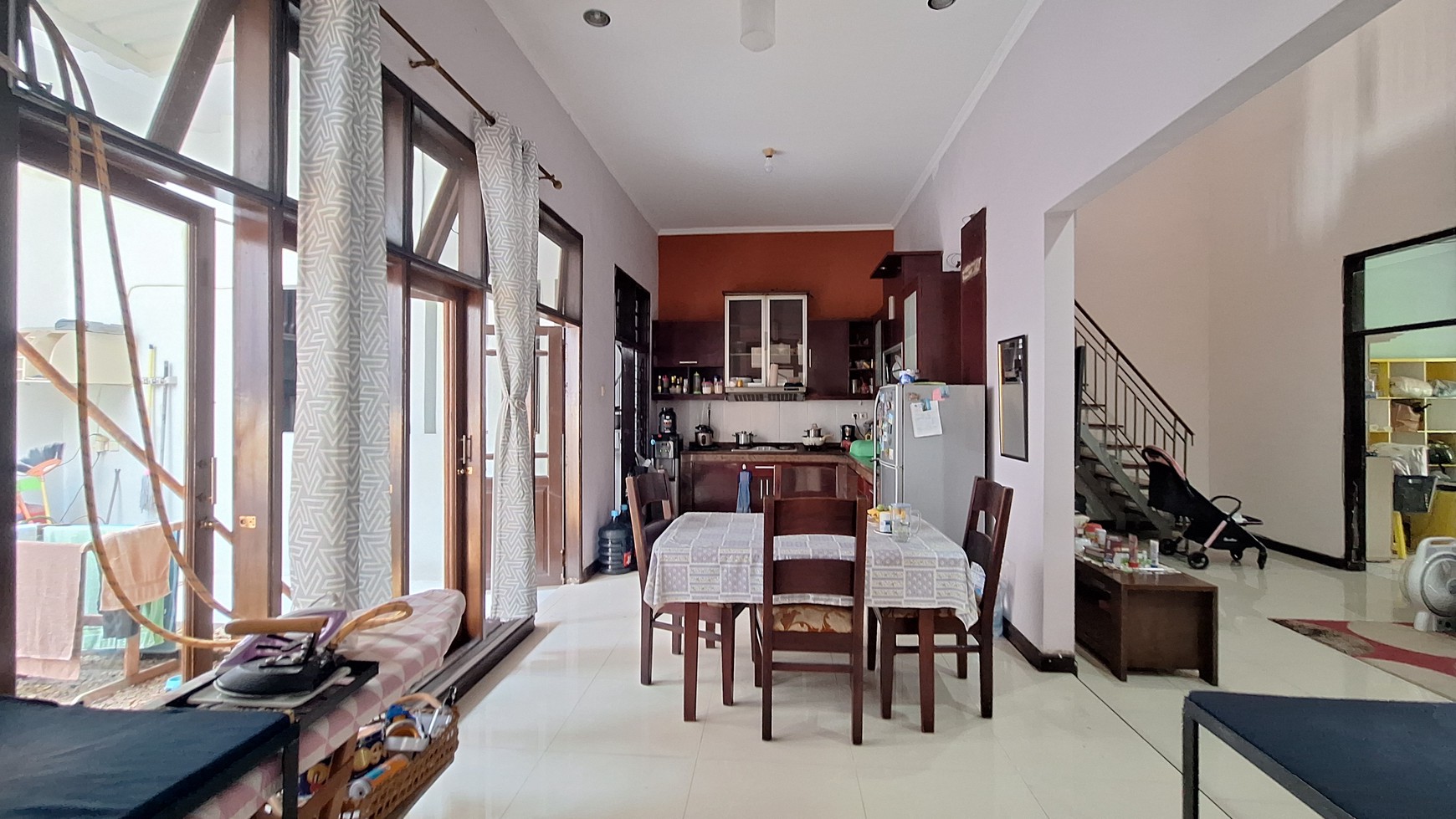 Rumah Villa Melati Mas Serpong Tangerang Selatan, Sudah Renov, Ceiling Tinggi, Taman Asri, Row Jalan Lebar