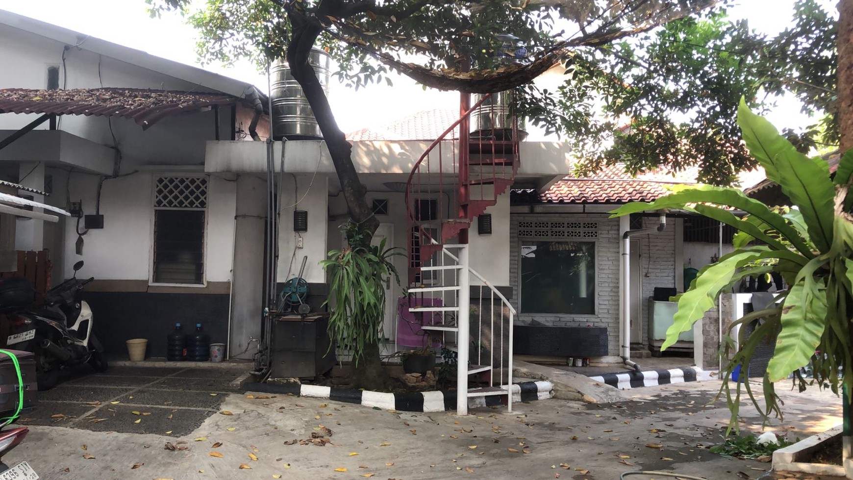 DIJUAL RUMAH INDUK DAN KOST  DEPLU RAYA PONDOK PINANG DEKAT PONDOK INDAH