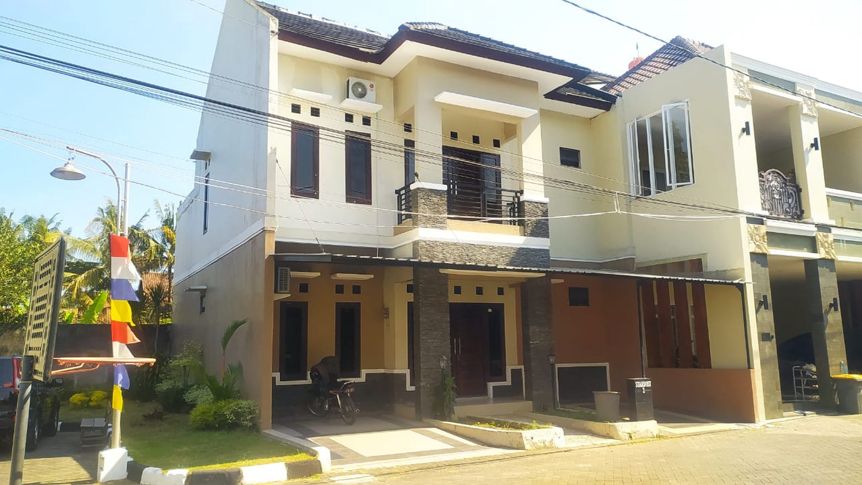 Rumah 2 Lantai Dalam Perum Royale Village Nogotirto Gamping Sleman 