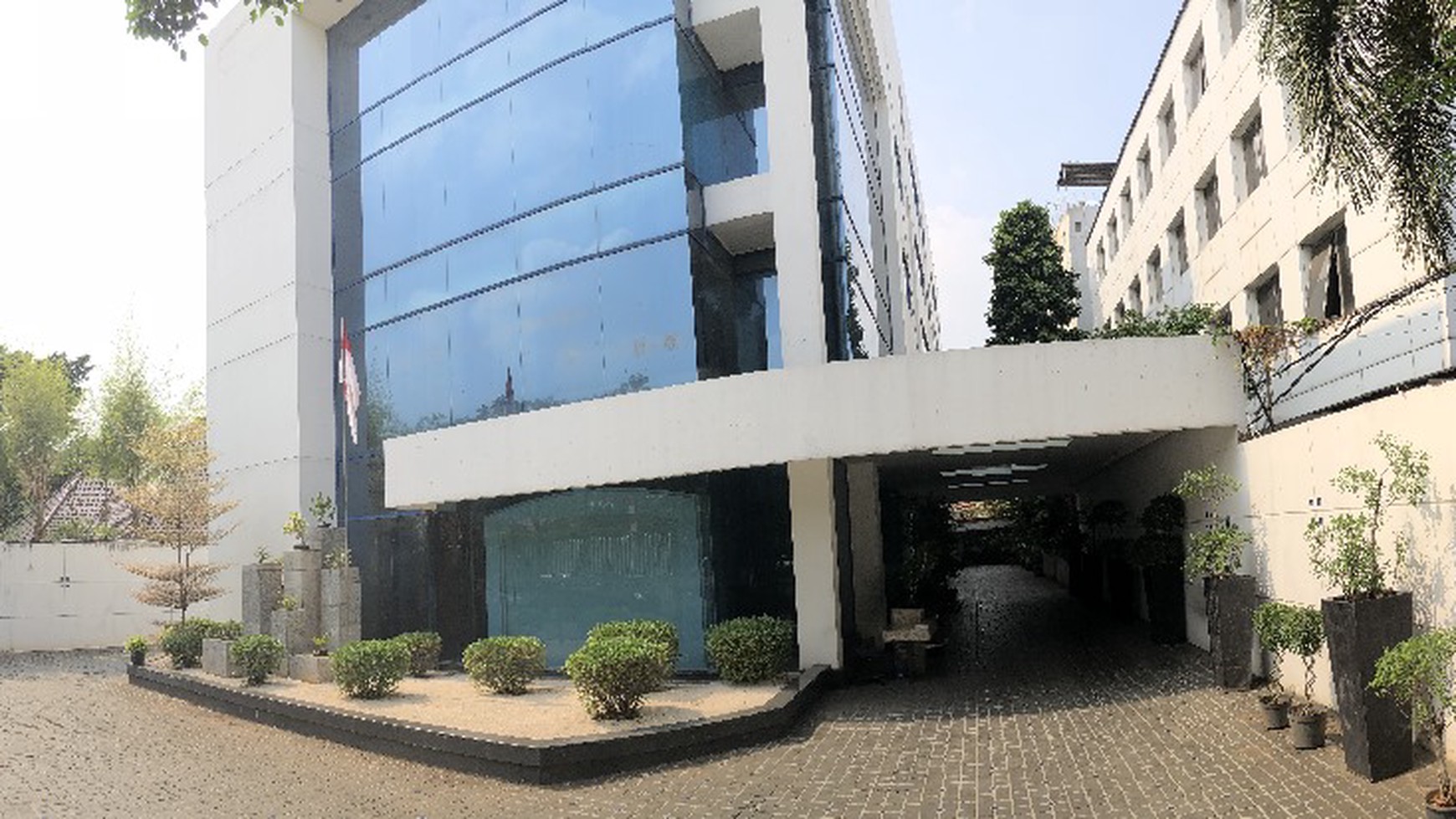 Dijual Gedung Lokasi Strategis 5 Lantai di Jalan Diponegoro Jakarta Pusat 