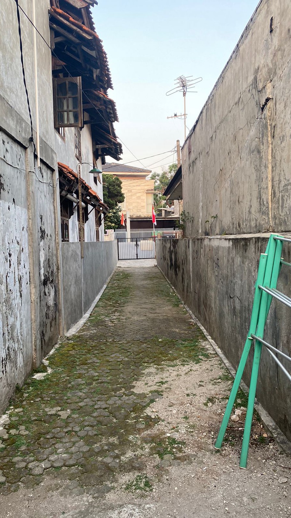 Rumah 1 lantai, bebas banjir lokasi strategis di Pondok Aren