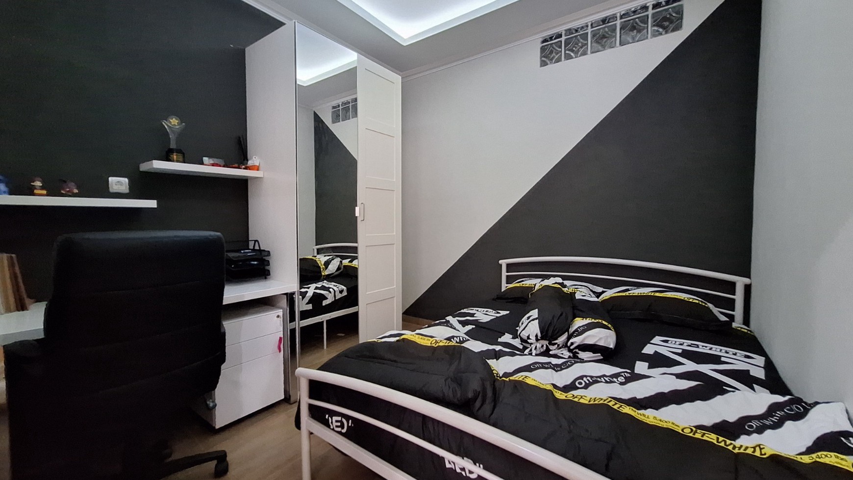 Griya Cinere Rumah Modern Minimalis 5 Kamar Tidur Siap Huni 