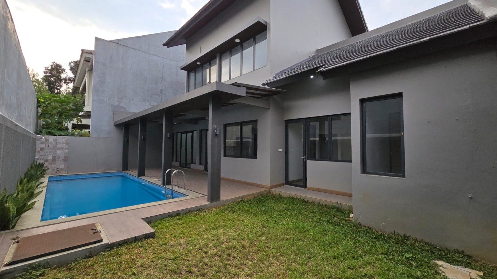 Rumah Bagus Di Jl Alpen Glarus Hilltop Sentul Bogor