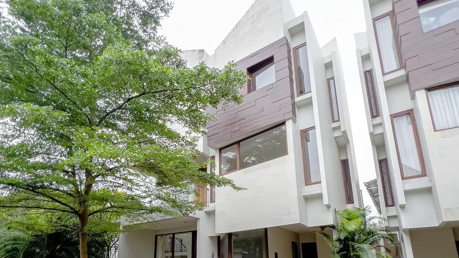 Lebak Bulus Town House Siap Huni, Cantik dan Modern.