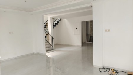 Rumah Baru Tenang Siap Huni 2 Lantai, Jalan H. Nawi Raya