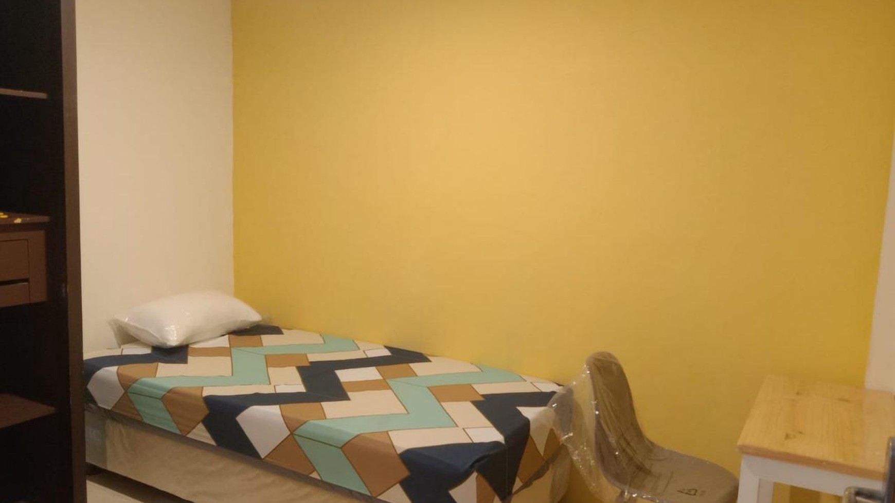 Rumah Kost dan kios, lokasi strategis, sangat cocok untuk Investasi di Depok