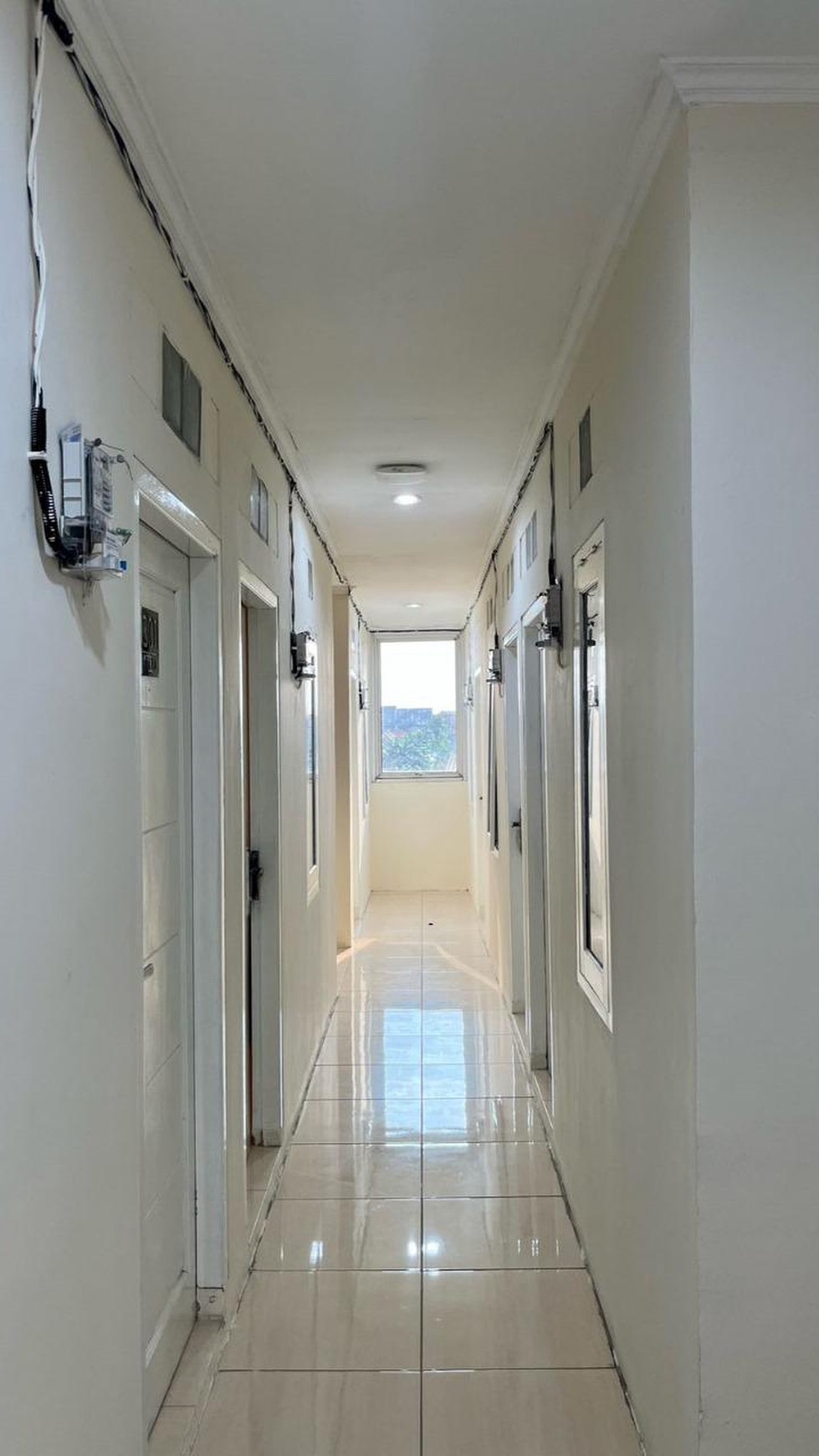 Rumah Kost dan kios, lokasi strategis, sangat cocok untuk Investasi di Depok