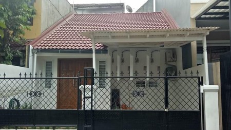 Rumah Mungil, terawat, tenang,siap huni di Bintaro Jaya 5.