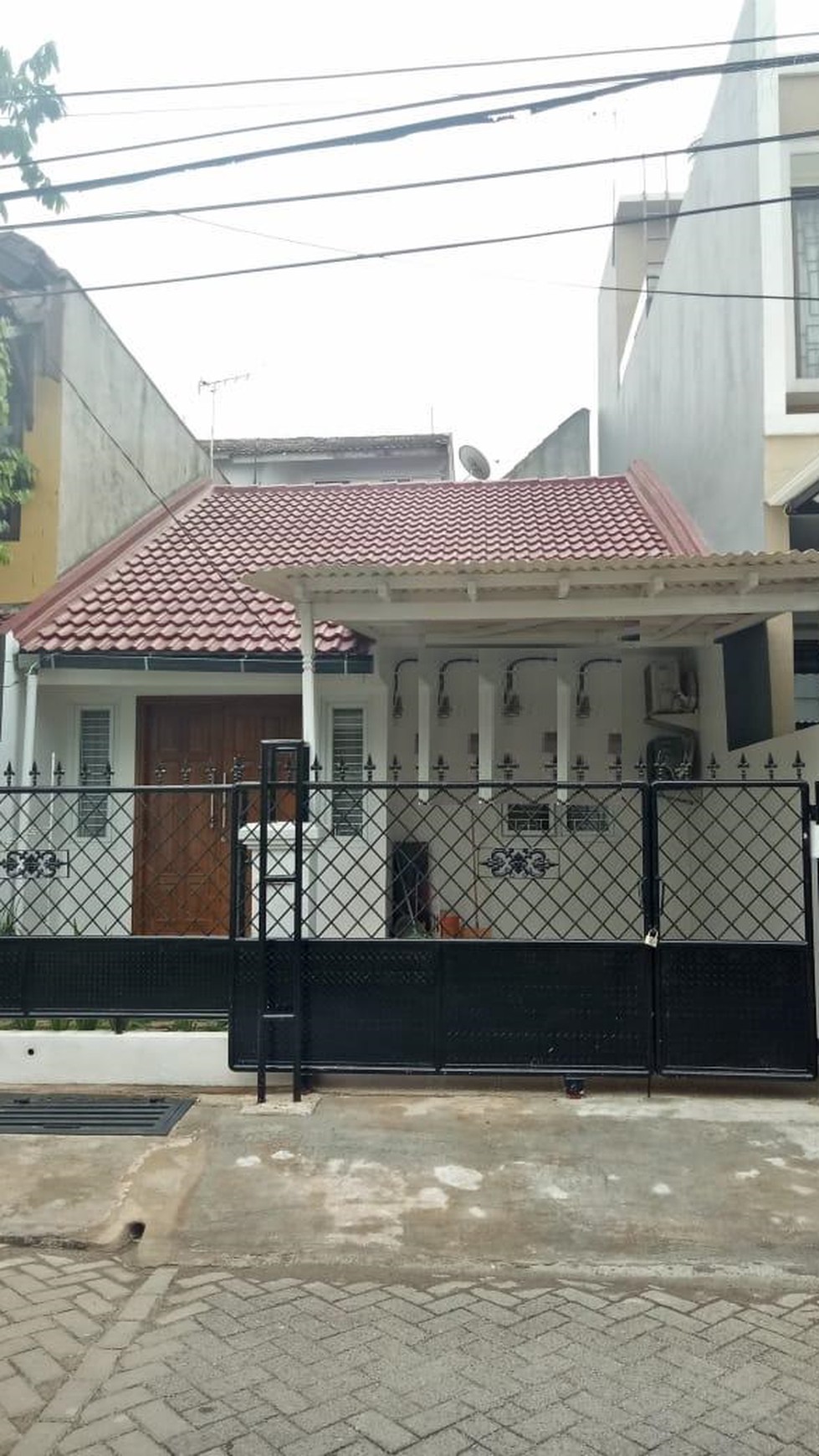 Rumah Mungil, terawat, tenang,siap huni di Bintaro Jaya 5.