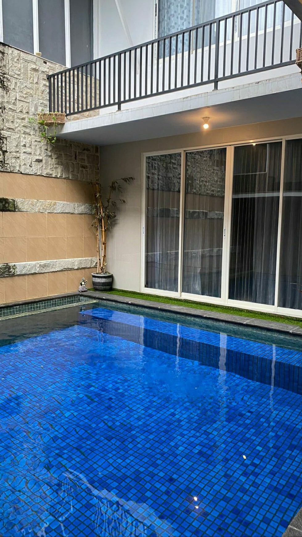 MURAH LUAS Dijual Rumah Ada Kolam Renang - Forest Mansion Wiyung Sby - 5+1 K.Tidur dekat WBM ,Citraland, Pakuwon Mall, PTC, Supermall