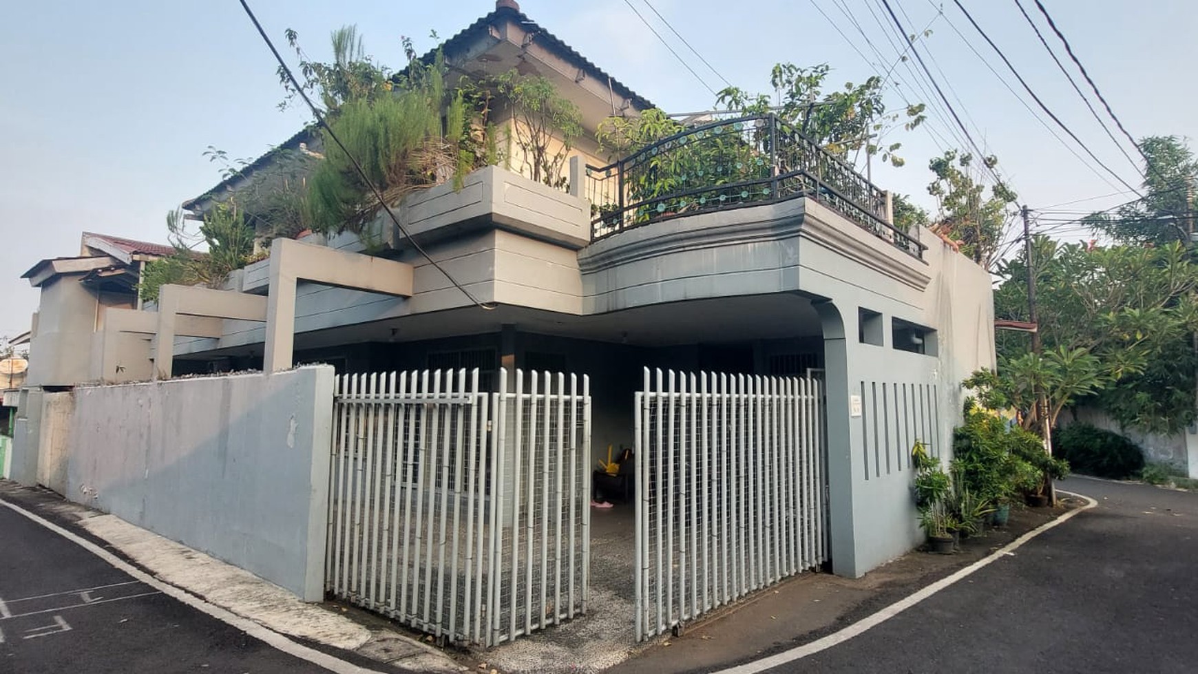 Rumah Pesanggrahan Jakarta Selatan,Siap huni,rumah luas.