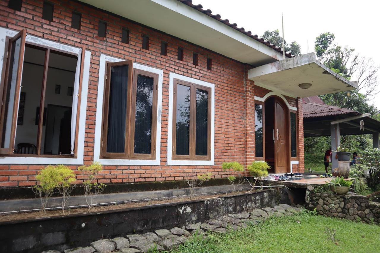 Dijual Villa Babakan Madang Sentul