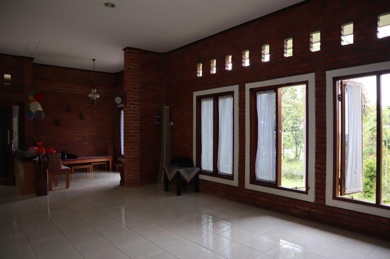 Dijual Villa Babakan Madang Sentul