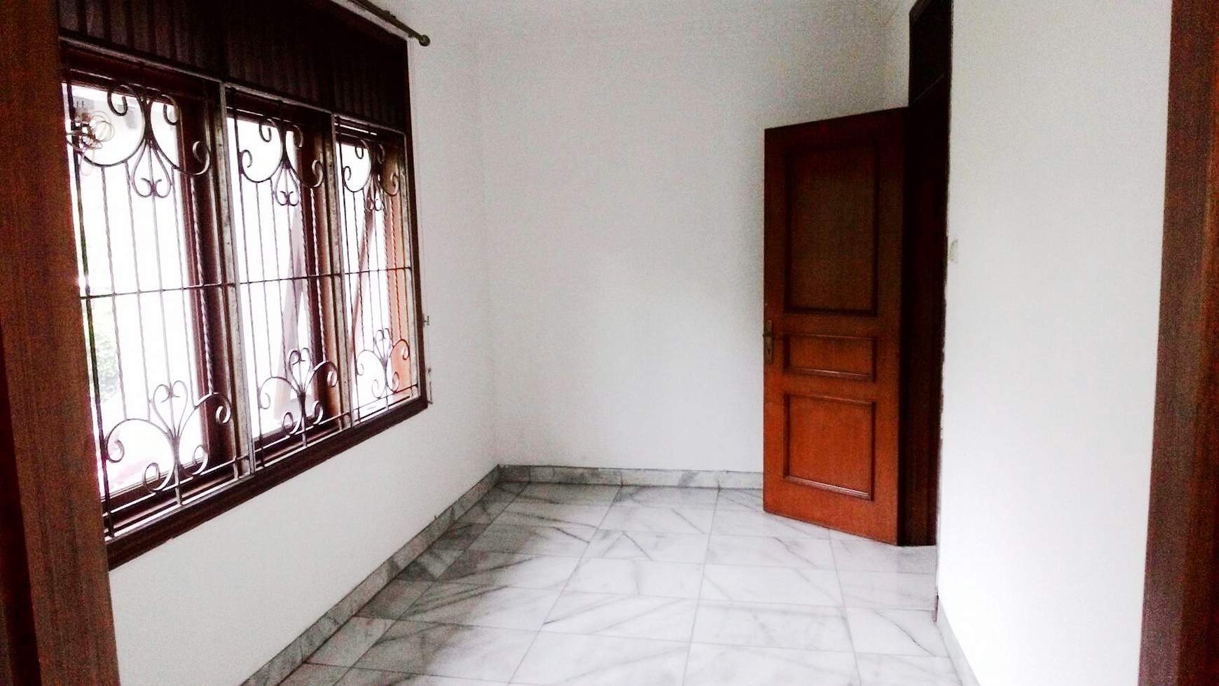 Rumah Bagus Di Jl Ciloto Puri Cinere Jakarta Selatan