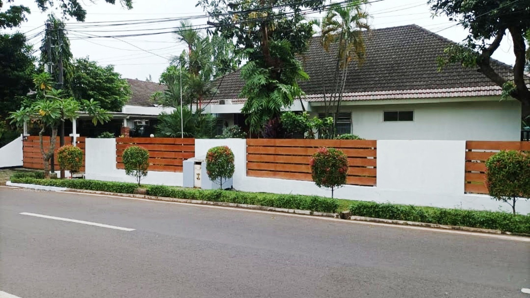 Rumah Bagus Di Jl Caringin Timur, Cilandak Jakarta Selatan