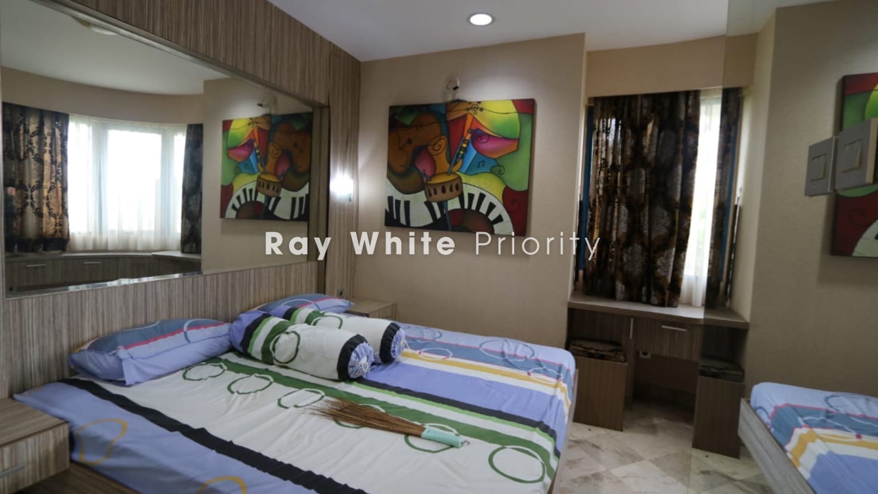 DISEWAKAN APARTMENT PARK ROYALE DENGAN VIEW LANGSUNG KOLAM DAN TAMAN, LOKASI SANGAT STRATEGIS DI GATOT SUBROTO JAKARTA PUSAT