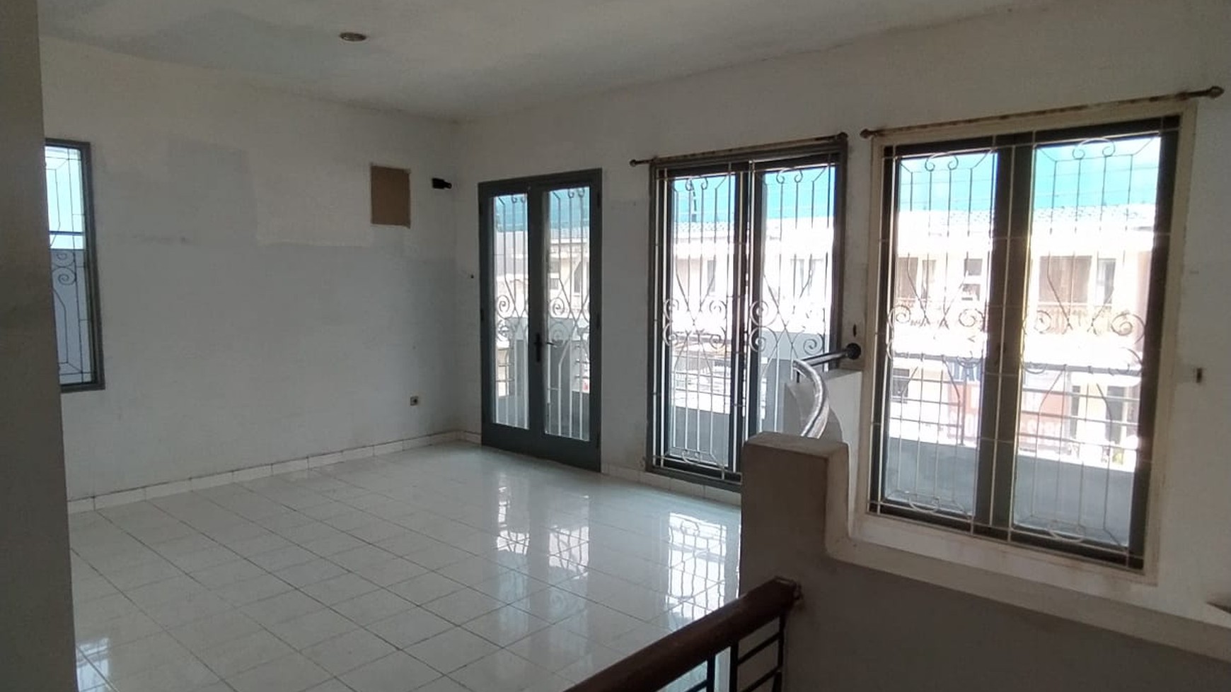 Rumah 2 lantai  unfurnished, Nego  di Taman Grisendra  Kapuk Muara 