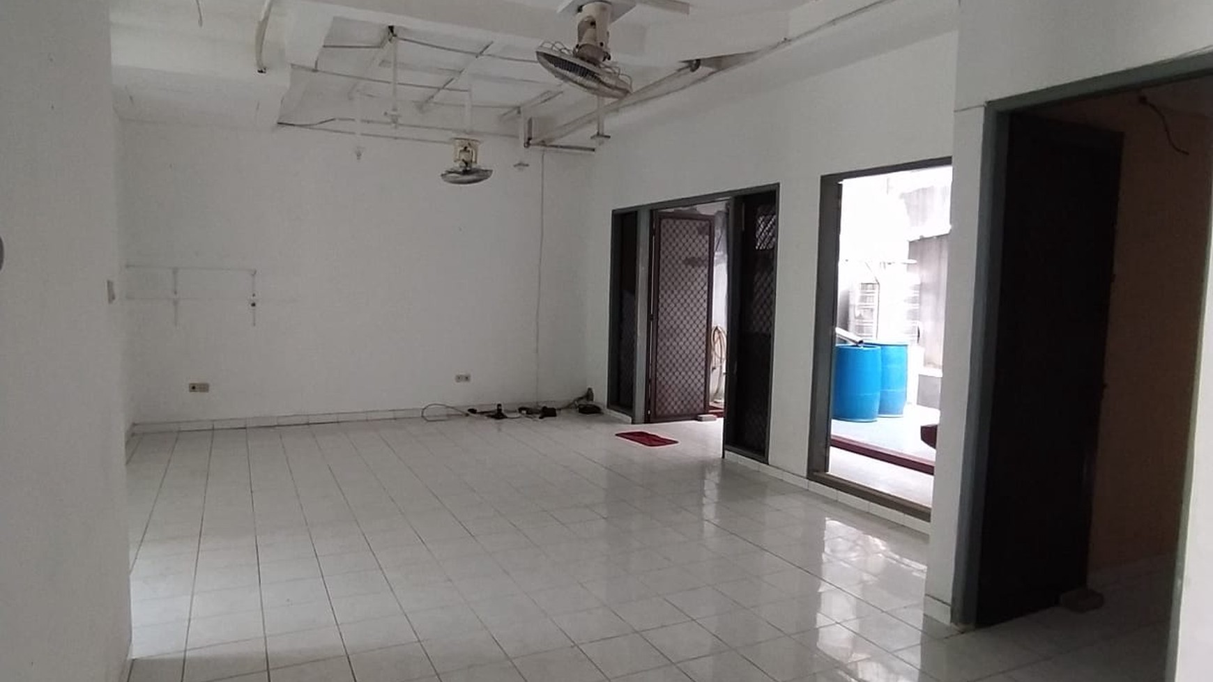 Rumah 2 lantai  unfurnished, Nego  di Taman Grisendra  Kapuk Muara 