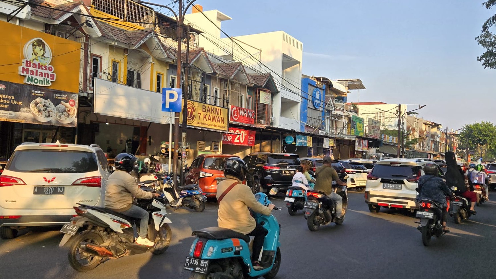 Ruko komersil strategis 2 lantai di Taman Palem Lestari, Cengkareng. Jakarta Barat