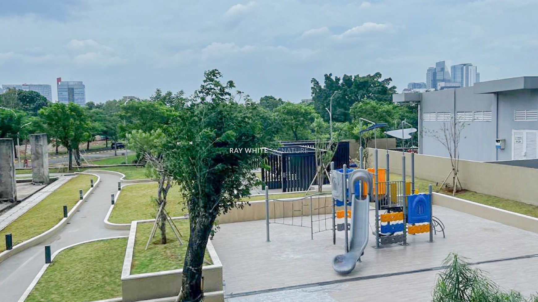 Rumah Hitung Tanah Area Cipete