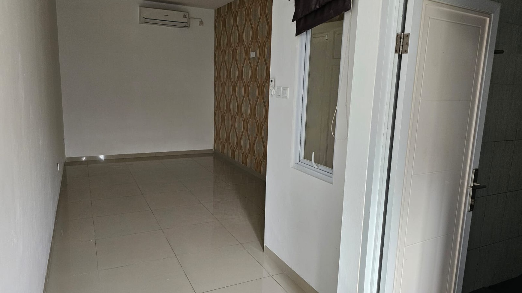 Rumah Cantik Minimalis dan Siap Huni @Taman Crista, Bintaro
