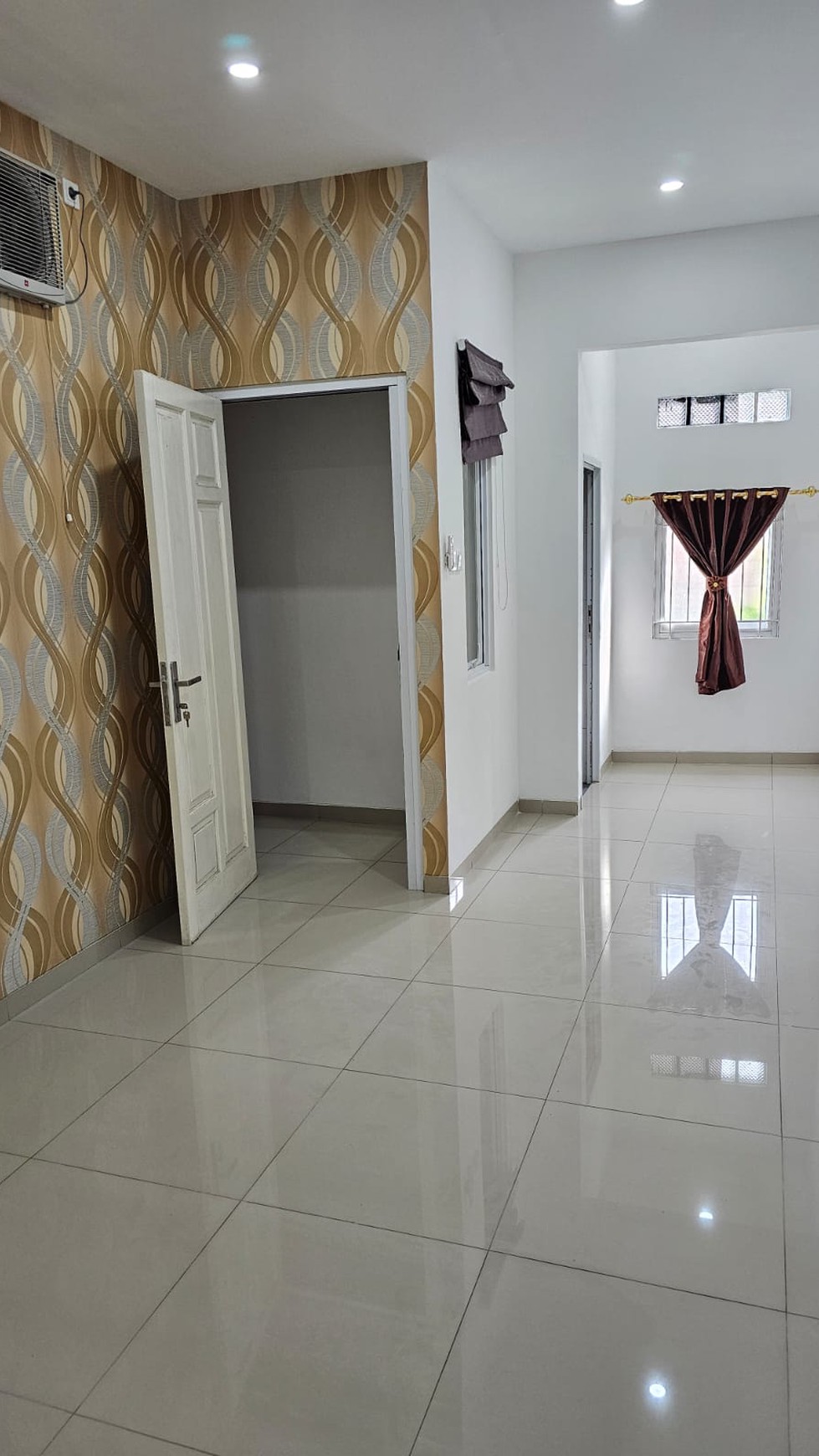 Rumah Cantik Minimalis dan Siap Huni @Taman Crista, Bintaro