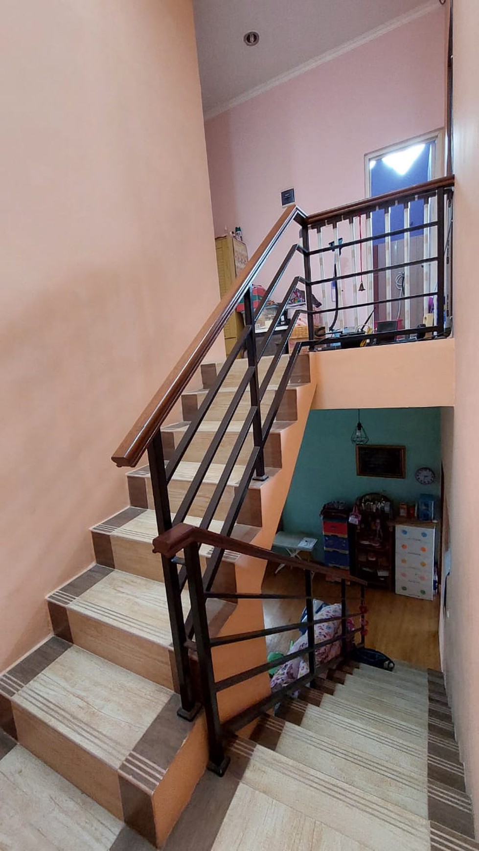 Rumah Sudut Siap Huni dan Minimalis Modern @Ciputat